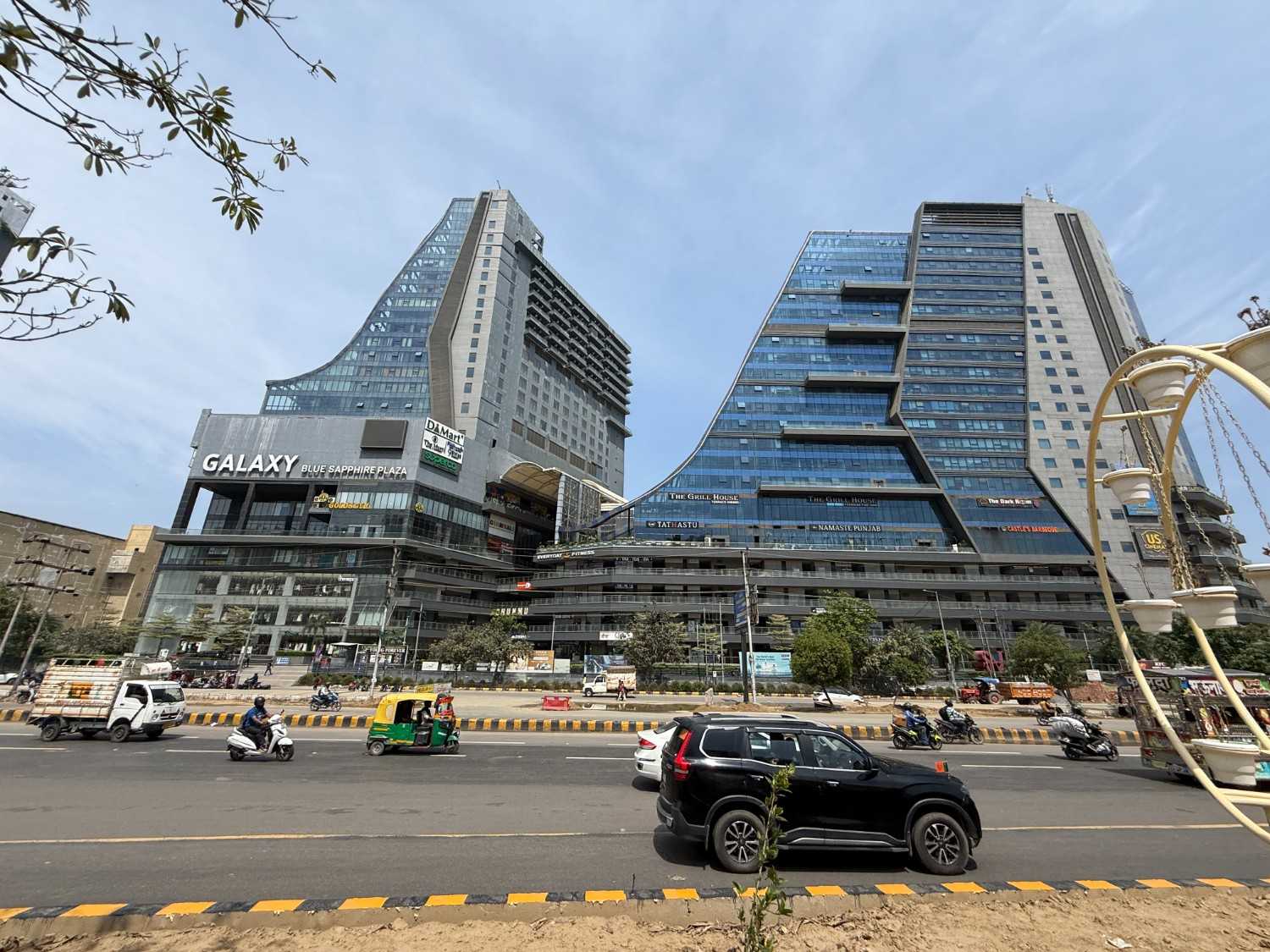 galaxy-blue-sapphire-plaza